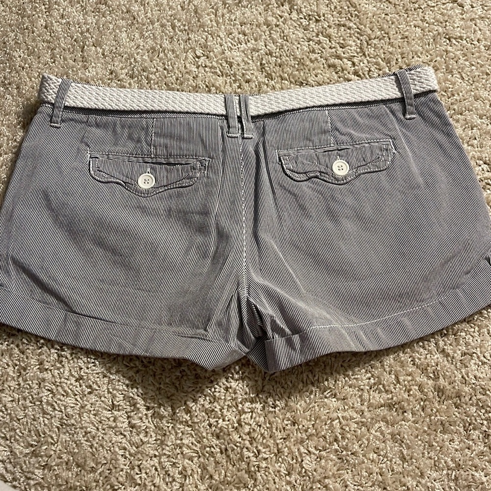 Super cute blue and white striped shorts!!